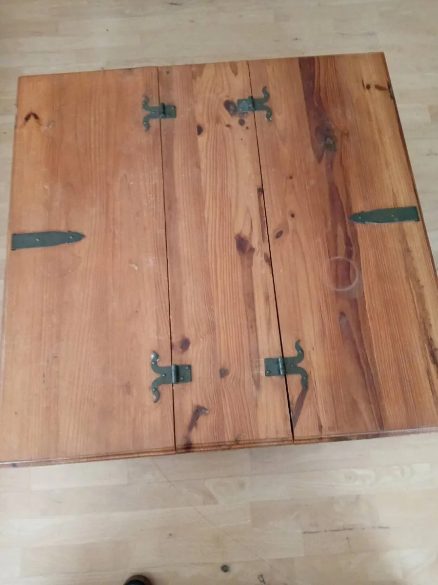 Coffee table/storage - Image 2