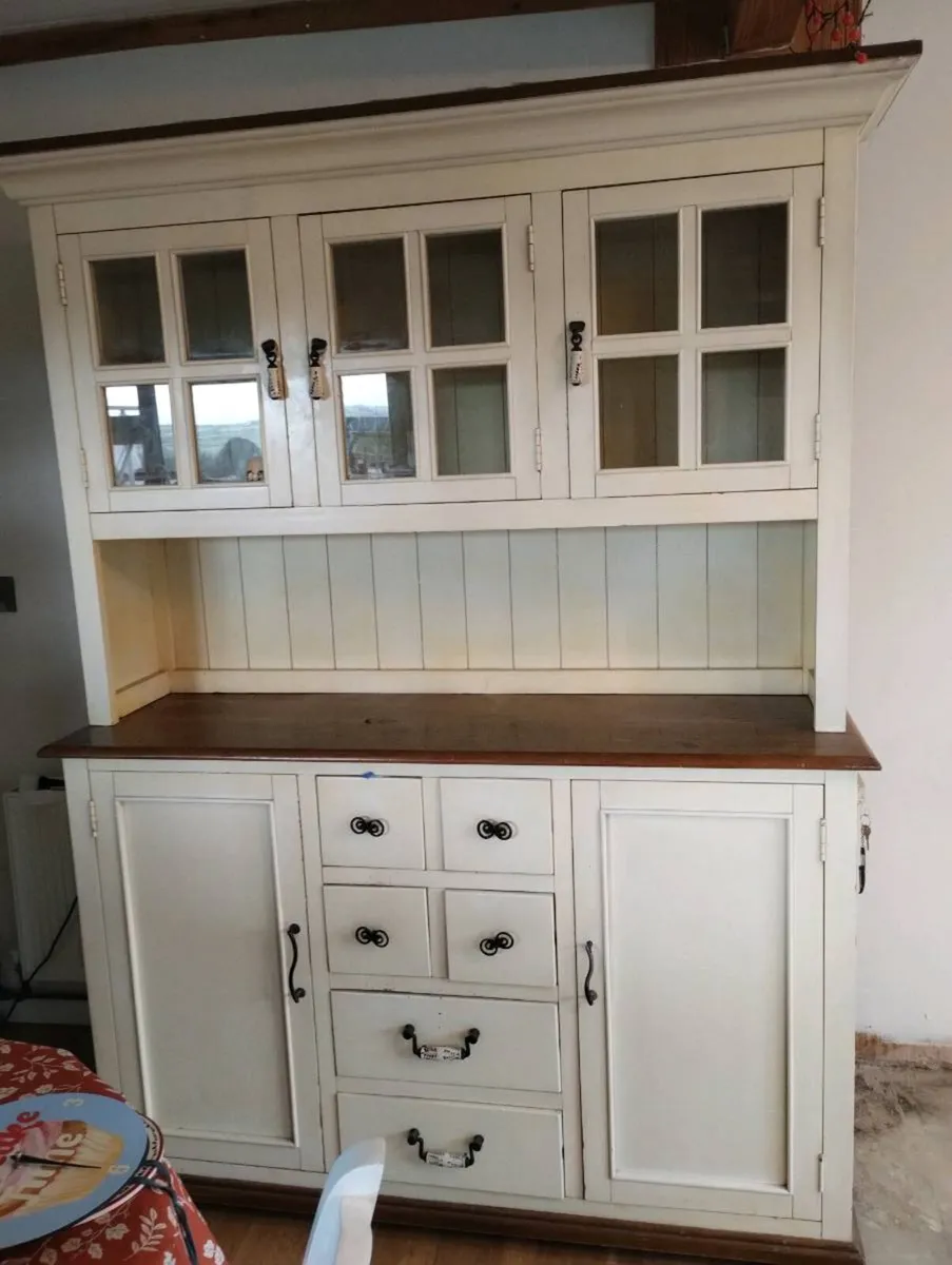 Dresser - Image 1