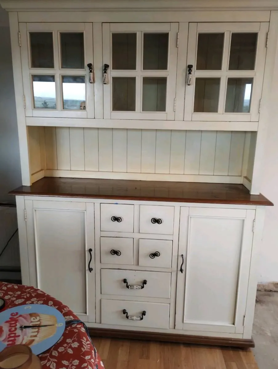 Dresser - Image 2