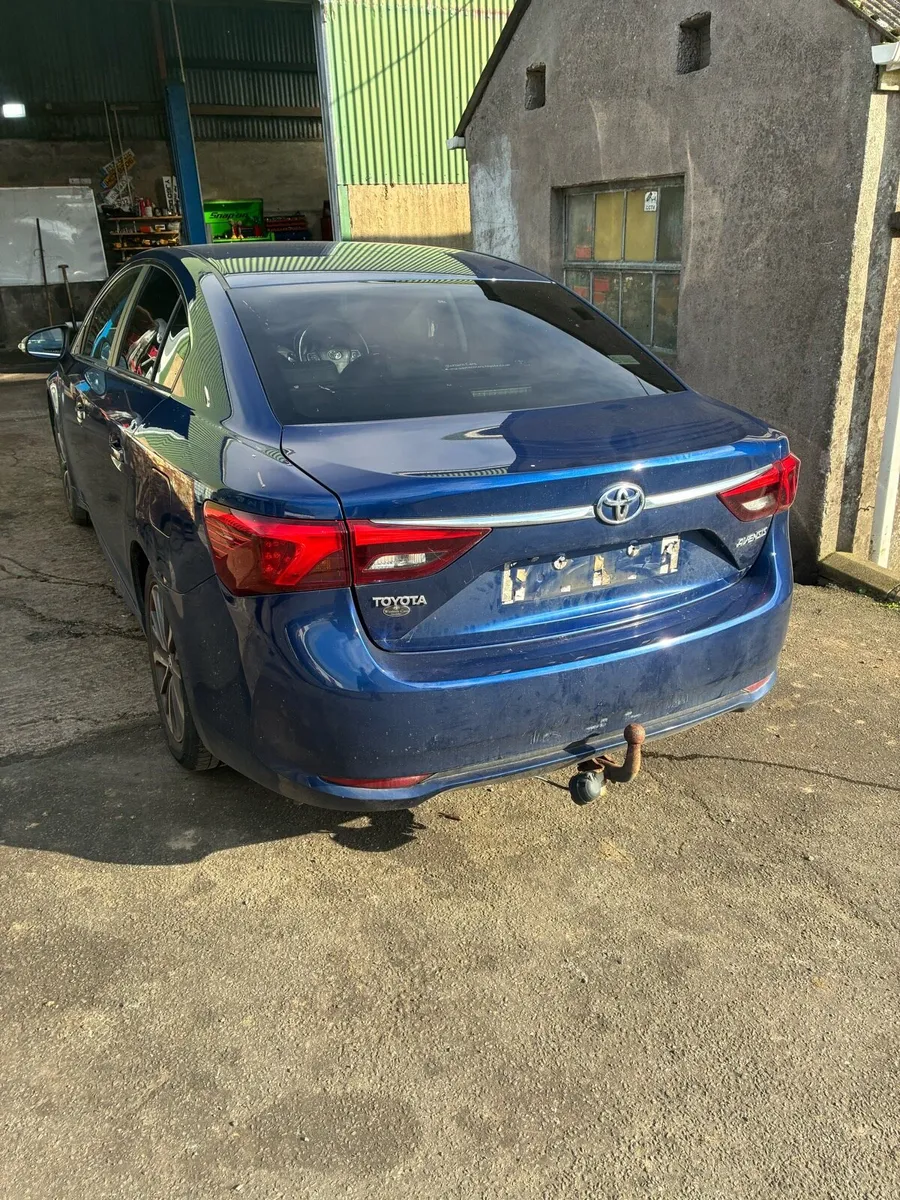 2016 Toyota avensis Breaking/parts - Image 3