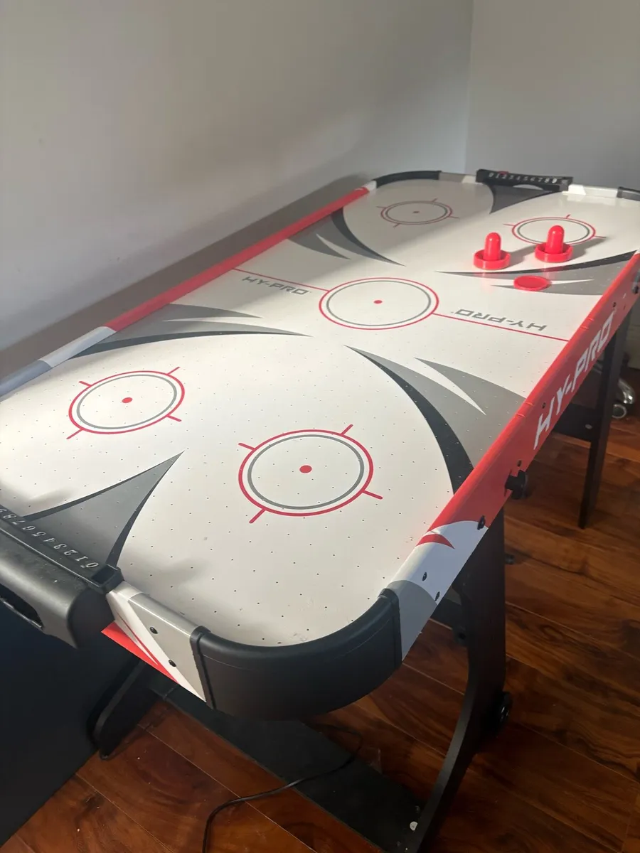Air hockey table. Electric - Image 1