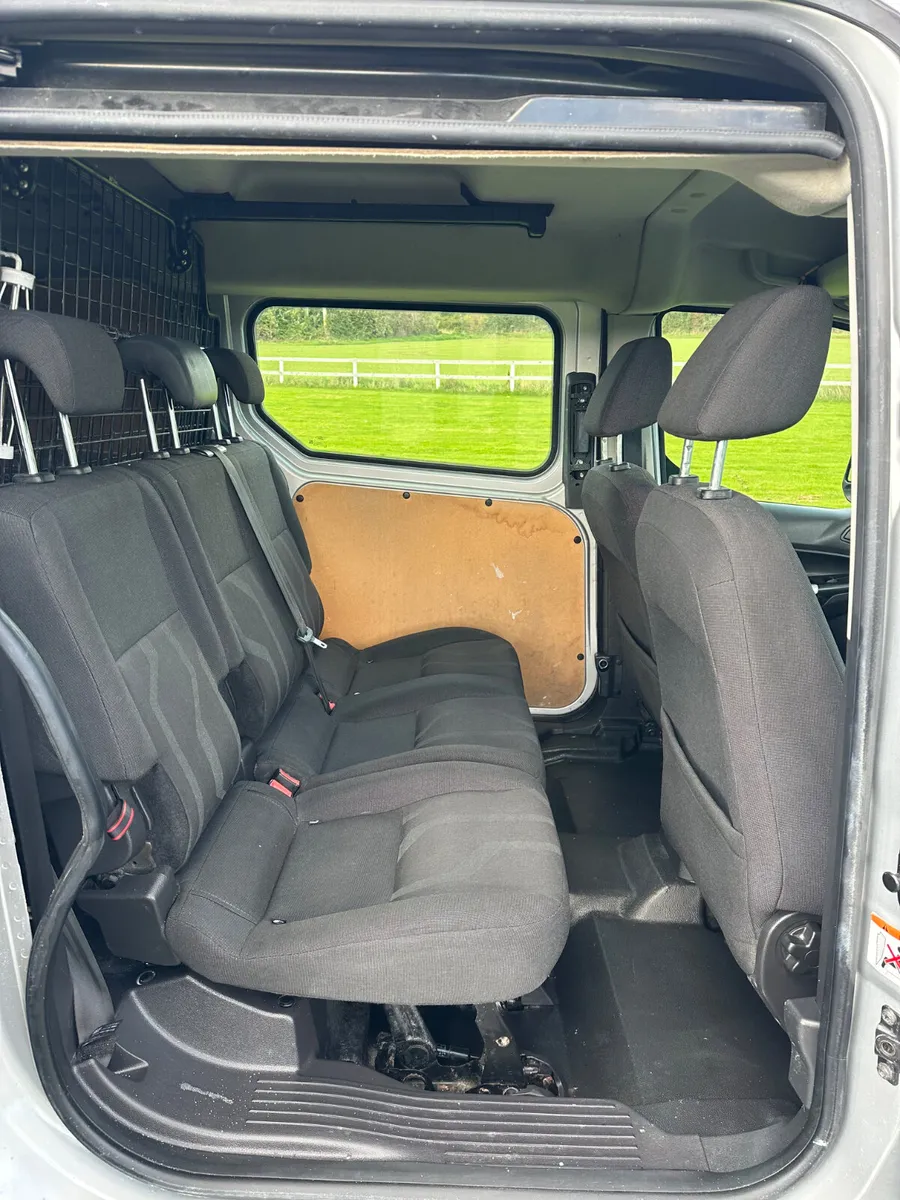 Ford Transit Connect CrewCab 2016 DOE 04/27 - Image 4