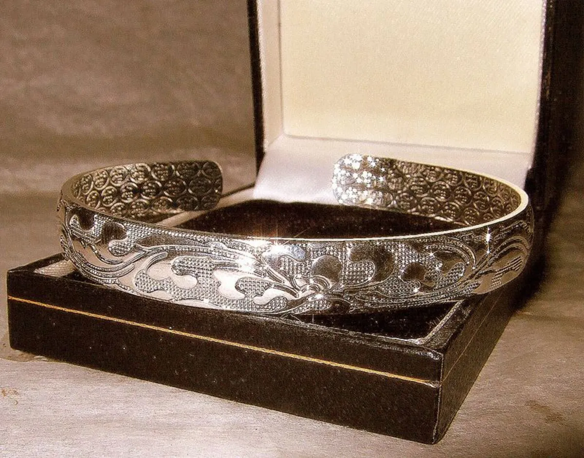 Vintage .999 Pure Fine Silver Ornate Cuff Bangle - Image 1