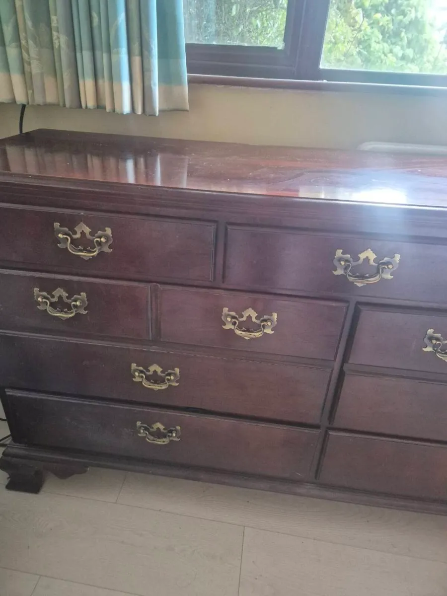 Dresser - Image 2