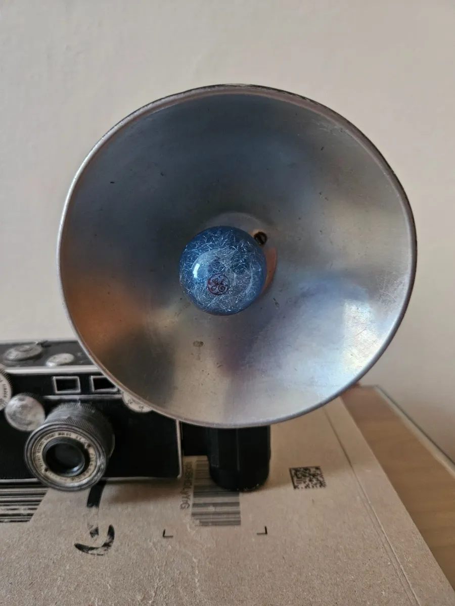 Vintage 1940's Argus Camera with Flash - Image 3