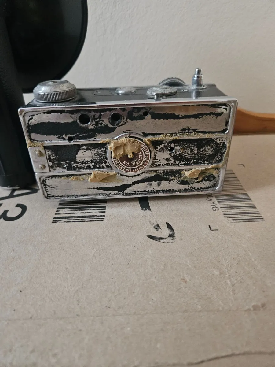 Vintage 1940's Argus Camera with Flash - Image 4