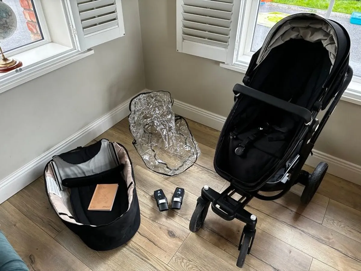 Joolz Geo2 2 in 1 Mono Travel System Black  Taupe - Image 1
