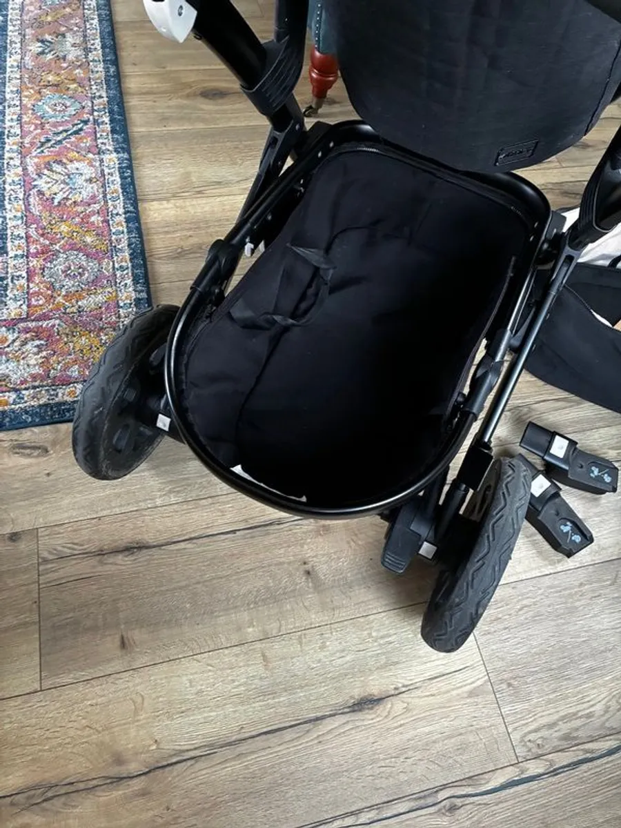 Joolz Geo2 2 in 1 Mono Travel System Black  Taupe - Image 4