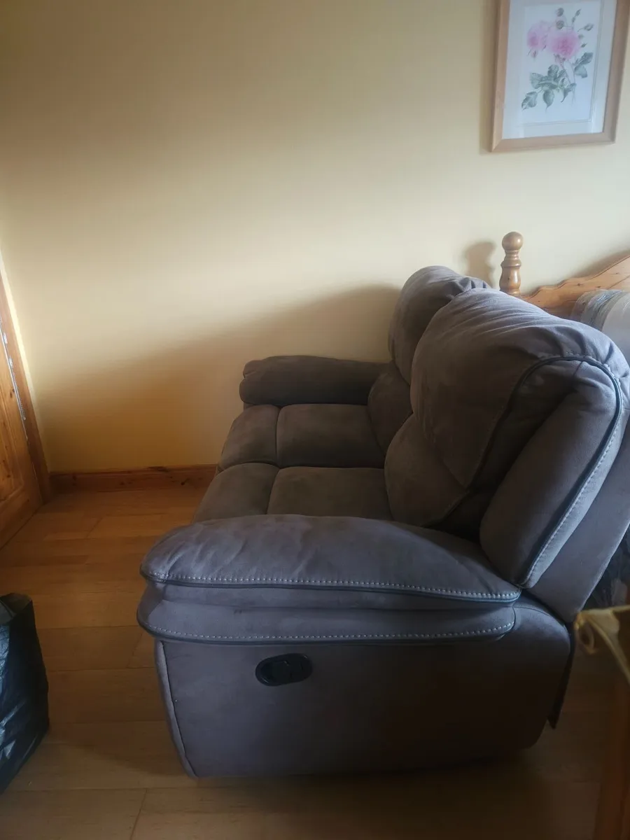 Couch - Image 4