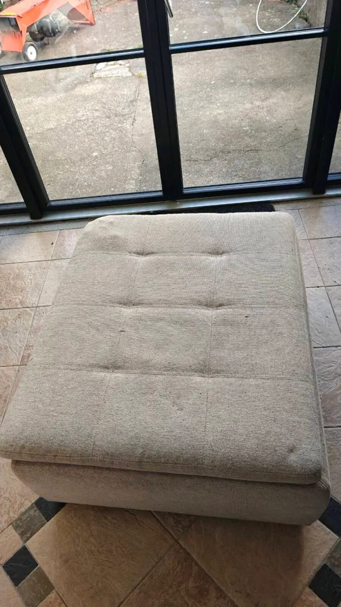 Couch - Image 4