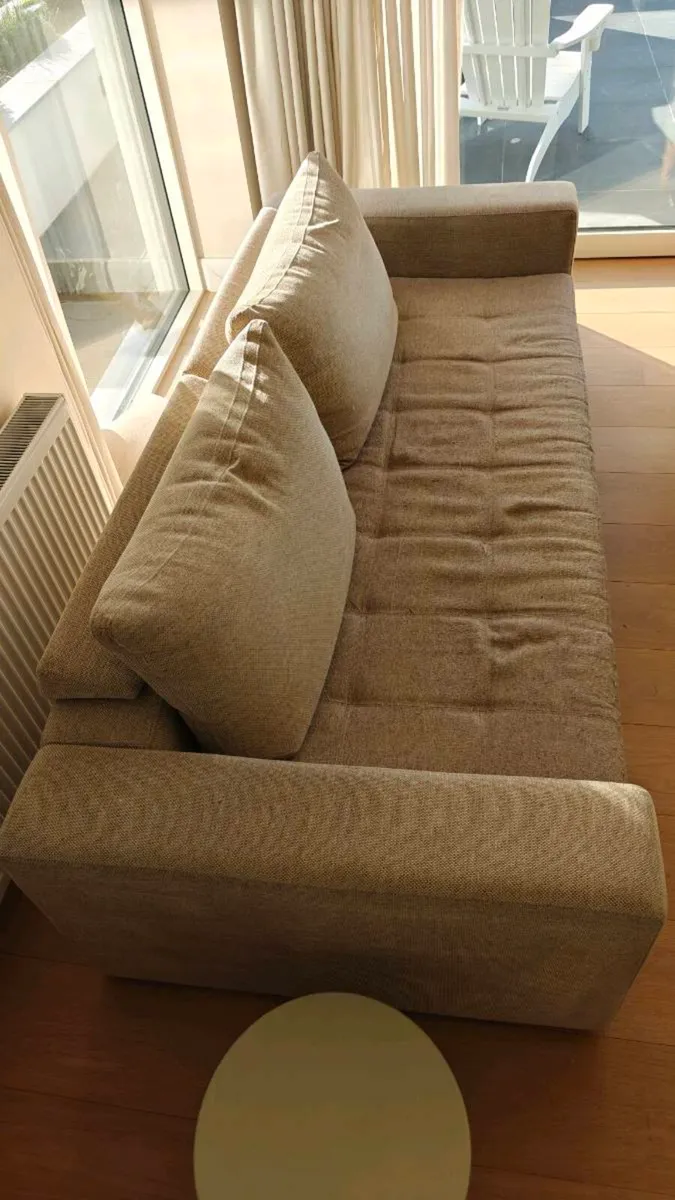 Couch - Image 2