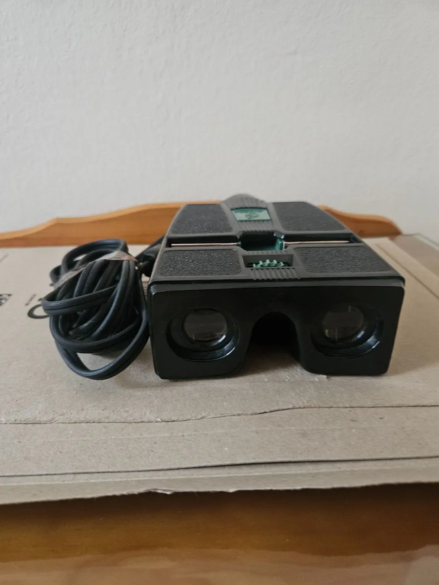 Vintage Realist Viewer - Image 3