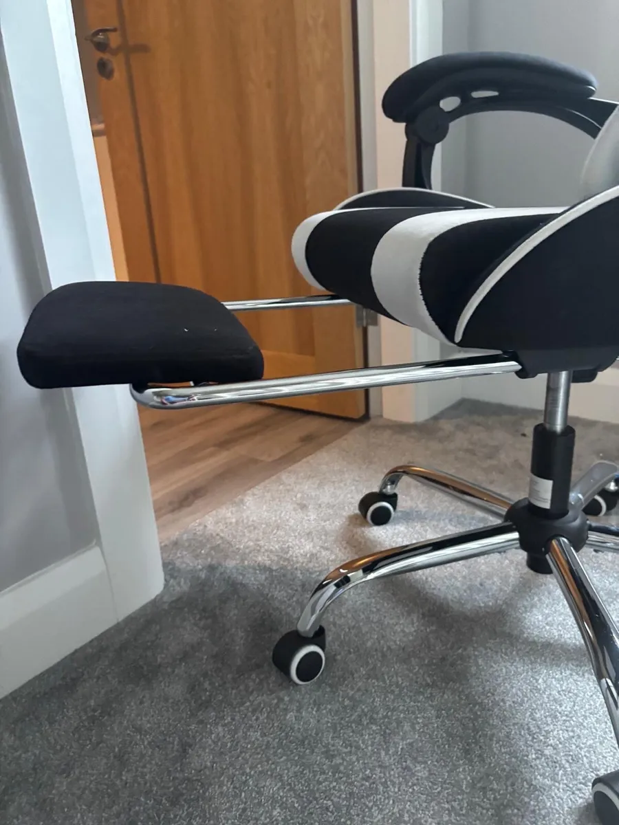 Gaming chair - Image 3