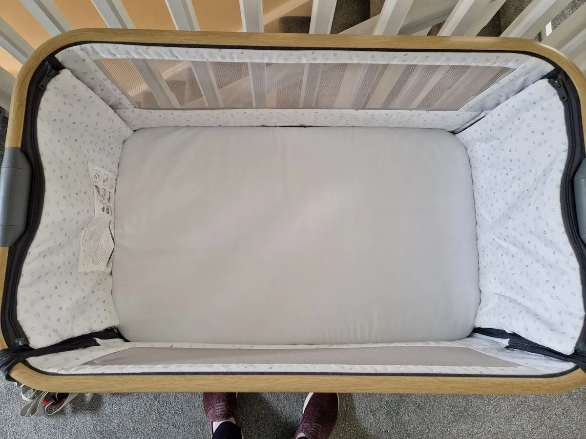 Tutti Bambini Cozee Bedside Sleeper - Image 2