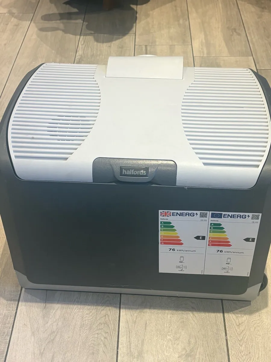Halfords 40L electric cool box - Image 2
