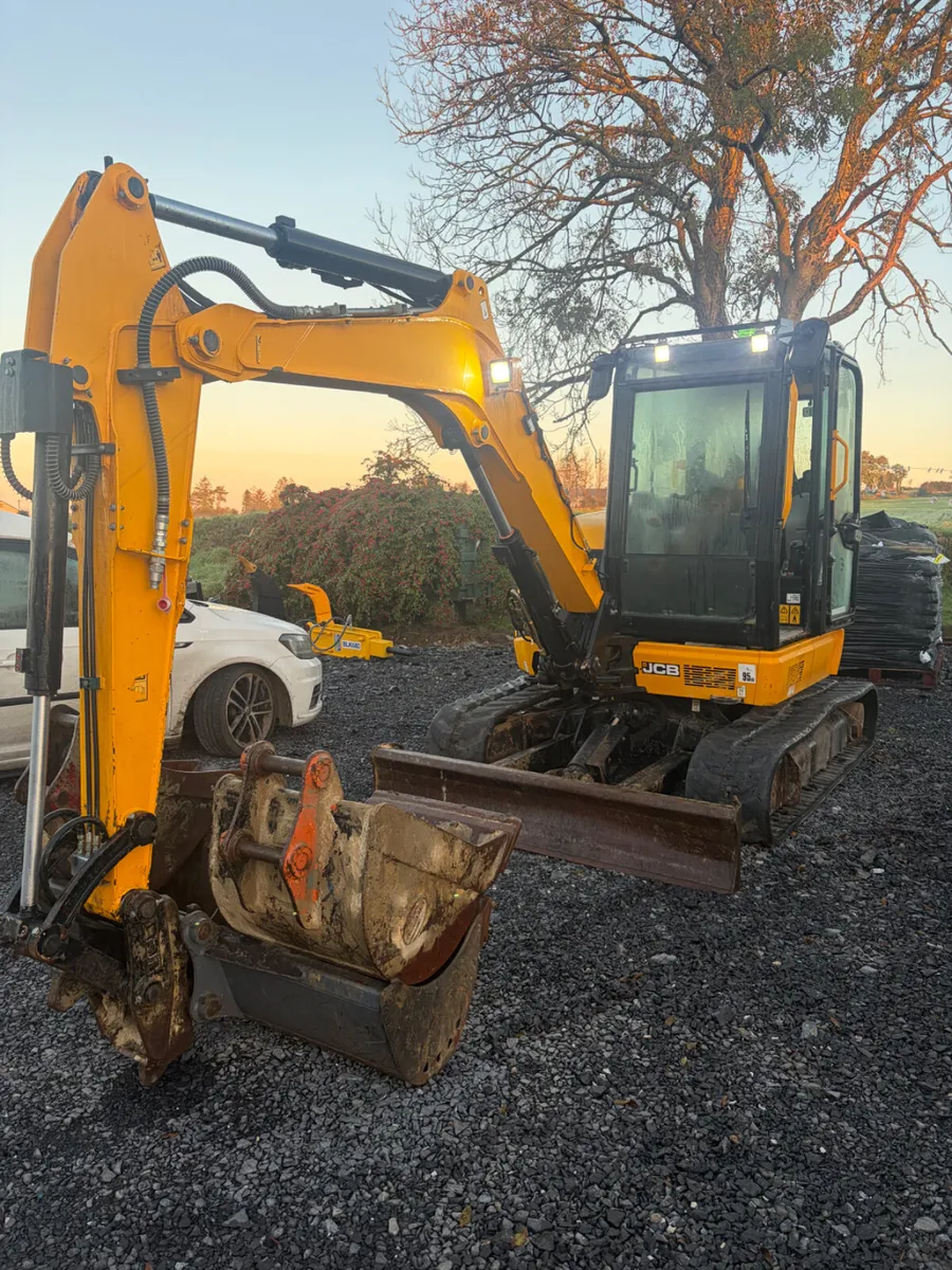 2022 JCB 56z-2 5.6t digger for sale - Image 1
