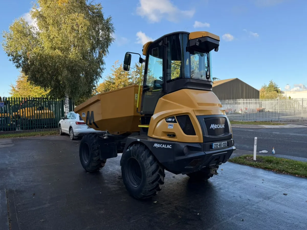 2023 Mecalac 9MDX  9 TON SWIVEL SKIP CAB DUMPER - Image 4