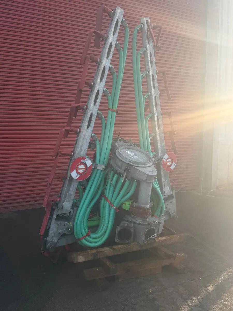 Like new KME dribble bar 30” door no vat - Image 2