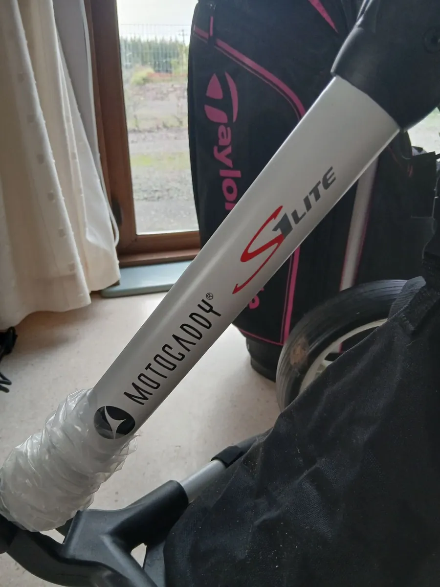 Golf clubs and golf cart for sale - Image 1