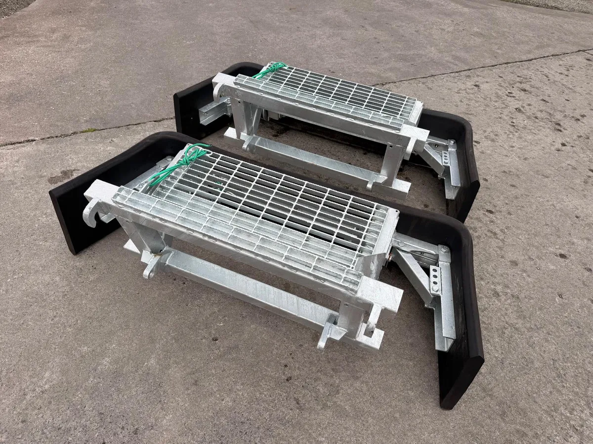 New Ritchie H/D Rubber Fold-Over Yard Scraper - Image 2