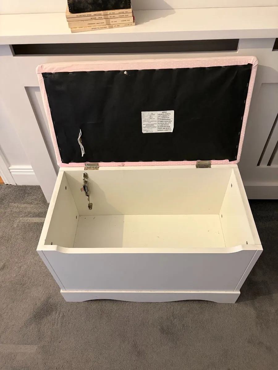 White Storage Box / Ottoman – 65cm Wide - Image 4