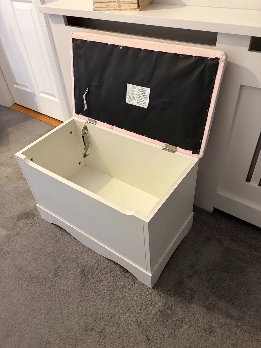 White Storage Box / Ottoman – 65cm Wide - Image 3