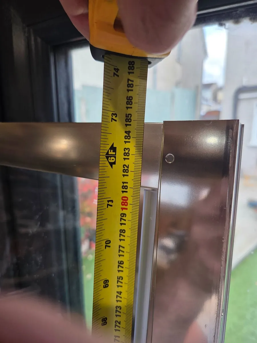 FREE Shower door (bifold) - Image 2