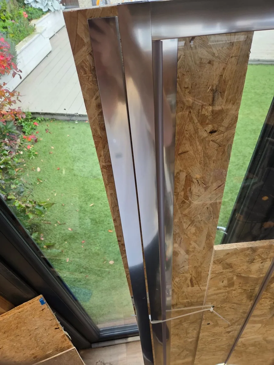 FREE Shower door (bifold) - Image 3
