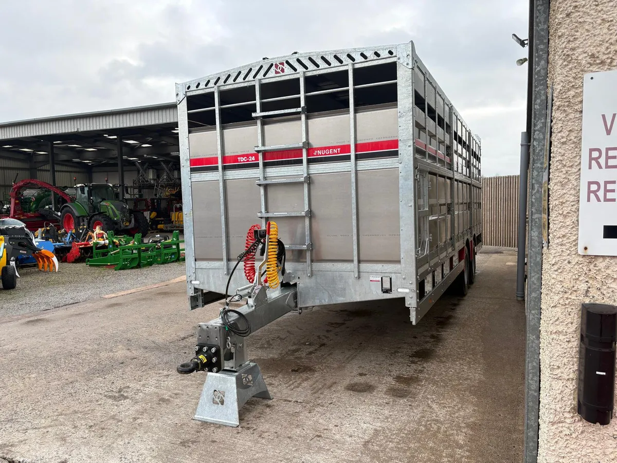 New Nugent 24ft Tractor Drawn Cattle Trailer - Image 4