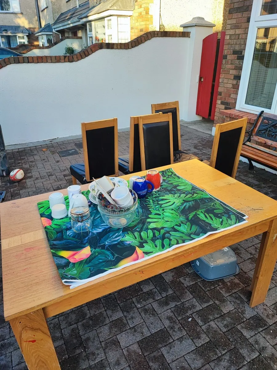 Table & Chairs