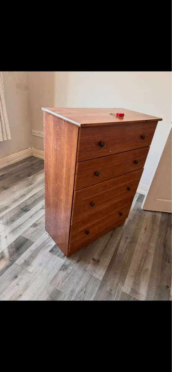 Chest of drawers - Image 1