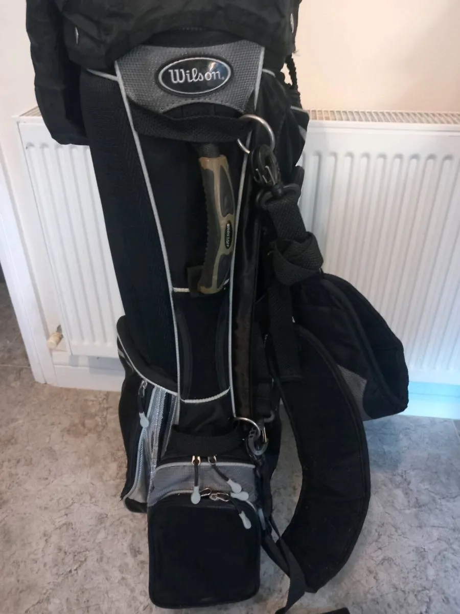 Wilson golf bag with stand. - Image 4