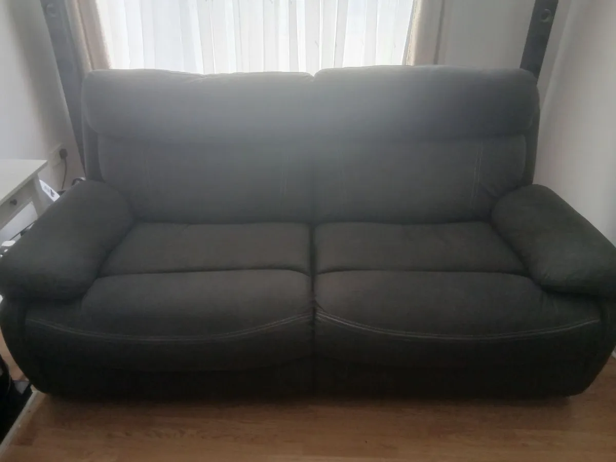 Electric 2 seater recliner sofa - Image 1