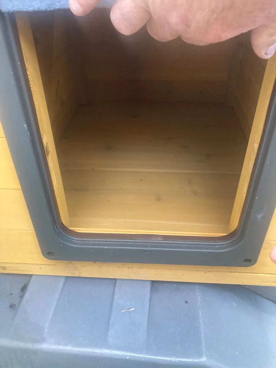 Dog house - Image 2