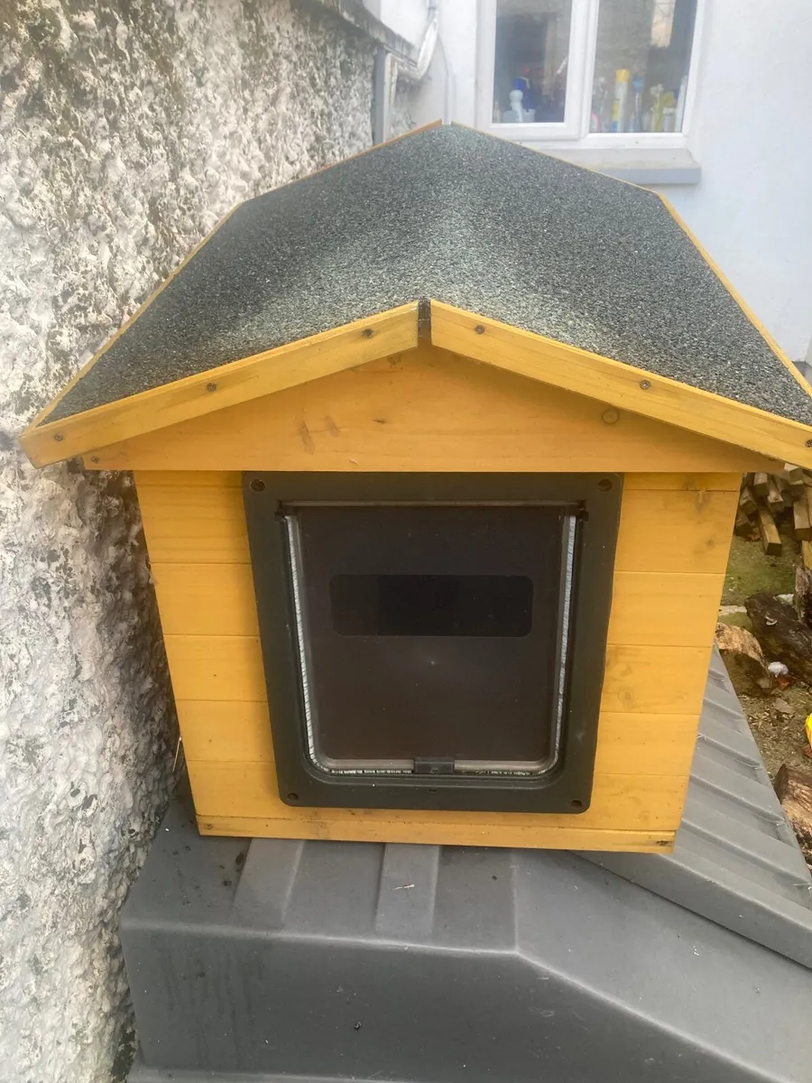 Dog house - Image 1