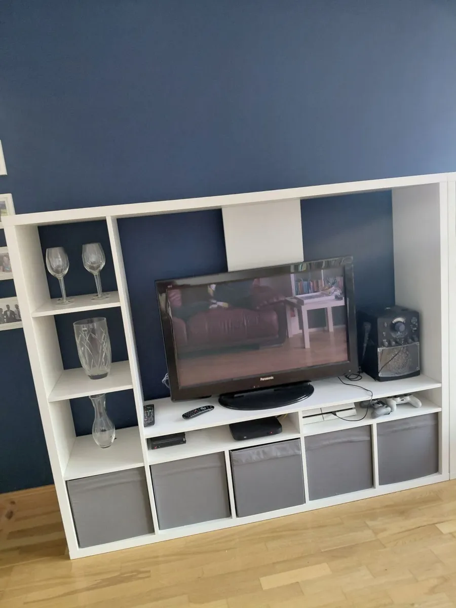 TV Unit - Image 1
