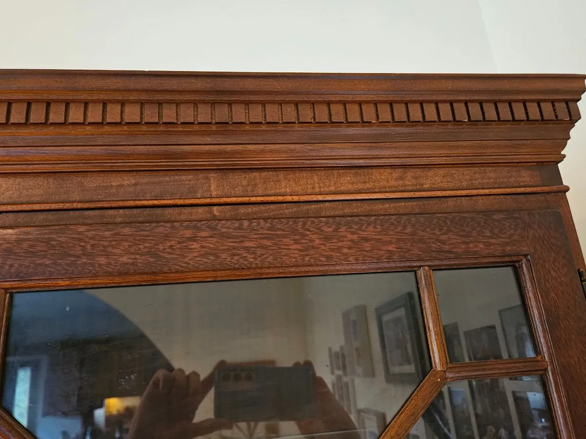 Display sideboard - Image 3