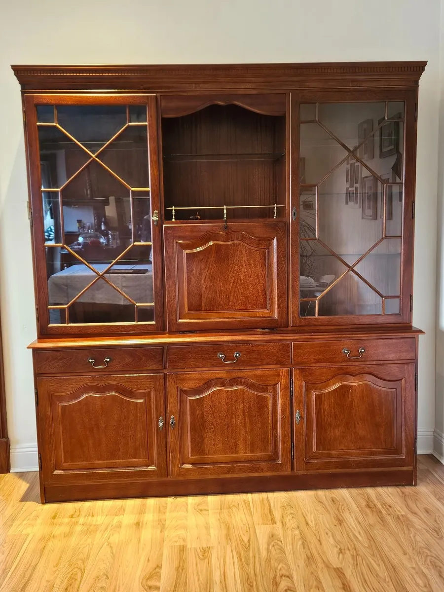 Display sideboard - Image 1