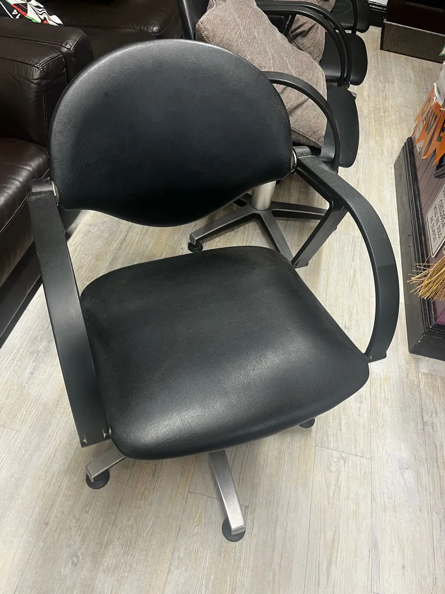 4 x salon chairs - Image 3