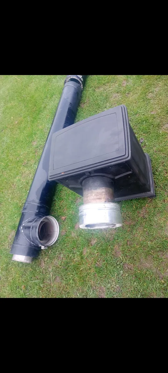 Stove and chimney - Image 1