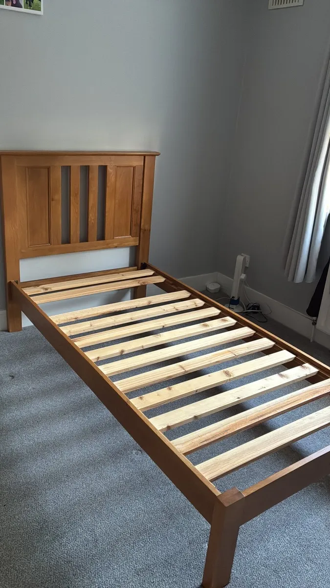 Single oak bed frame - Image 1