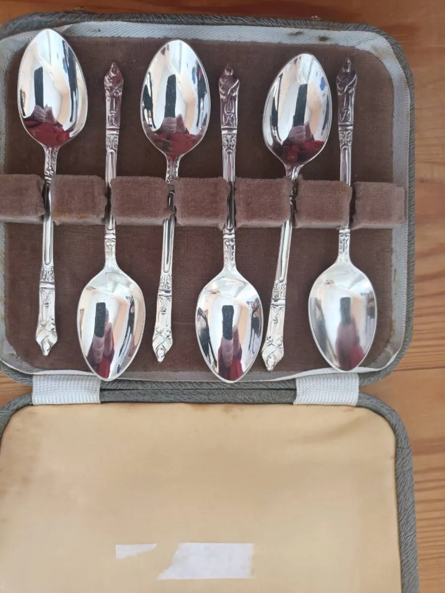 Set of 6 NEWBRIDGE Apostle Tea/Coffee Spoons - Image 1