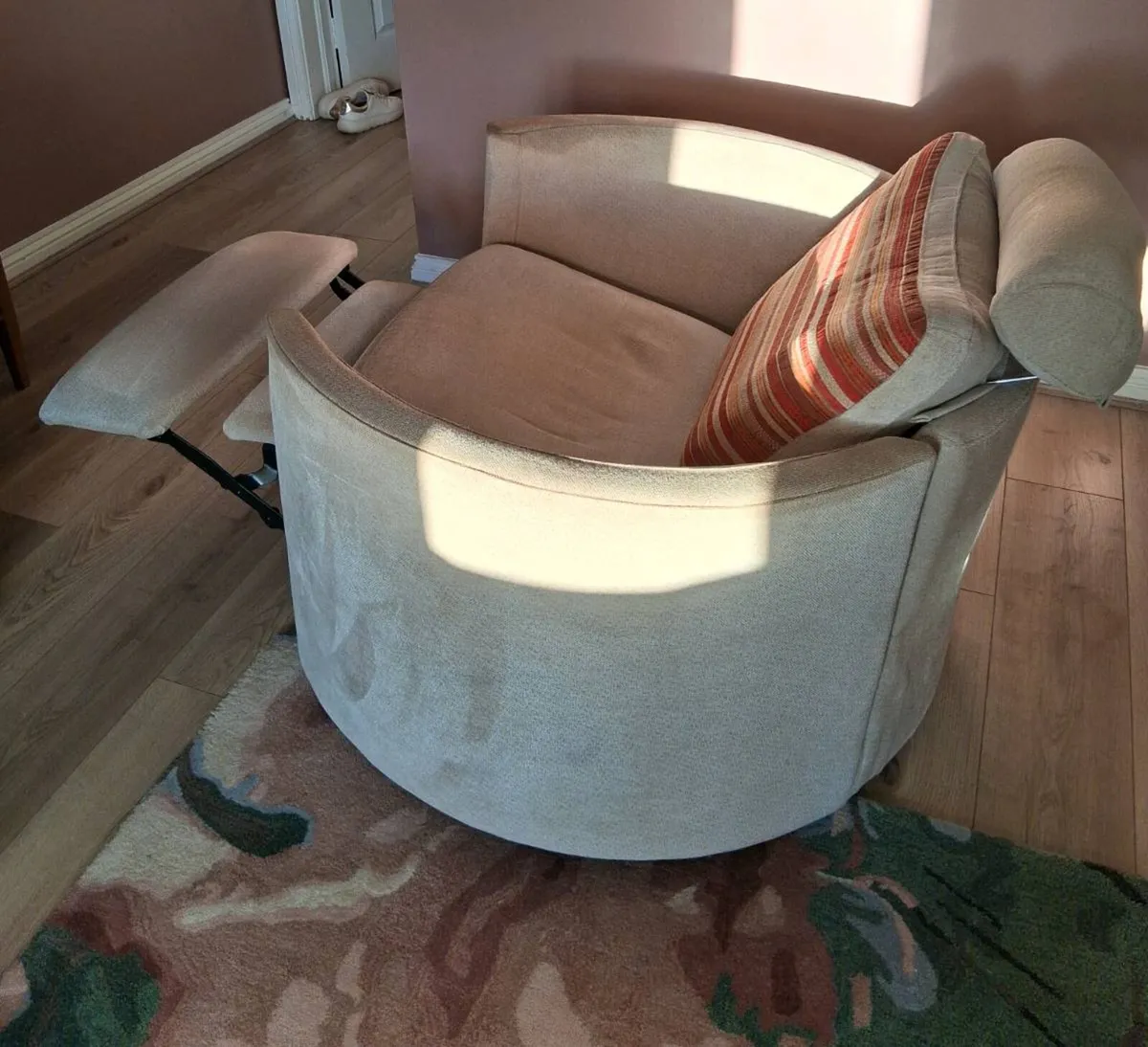 Recliner - Image 3