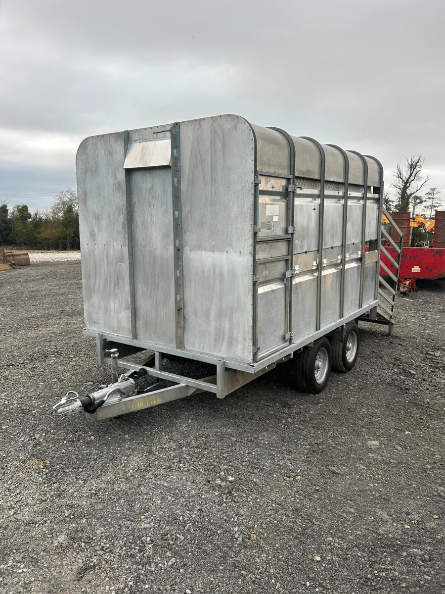 10x5 Gamic livestock trailer c/w decks - Image 1