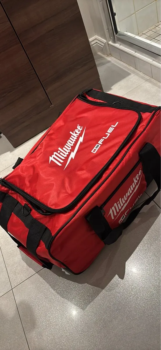 Milwaukee 7 piece tool kit *BRAND NEW* - Image 3