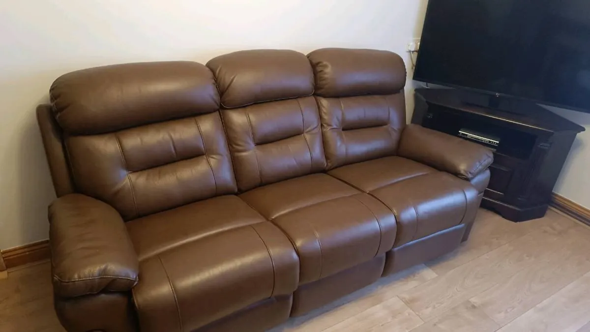 Reclining couch and reclining chairs set - Image 1
