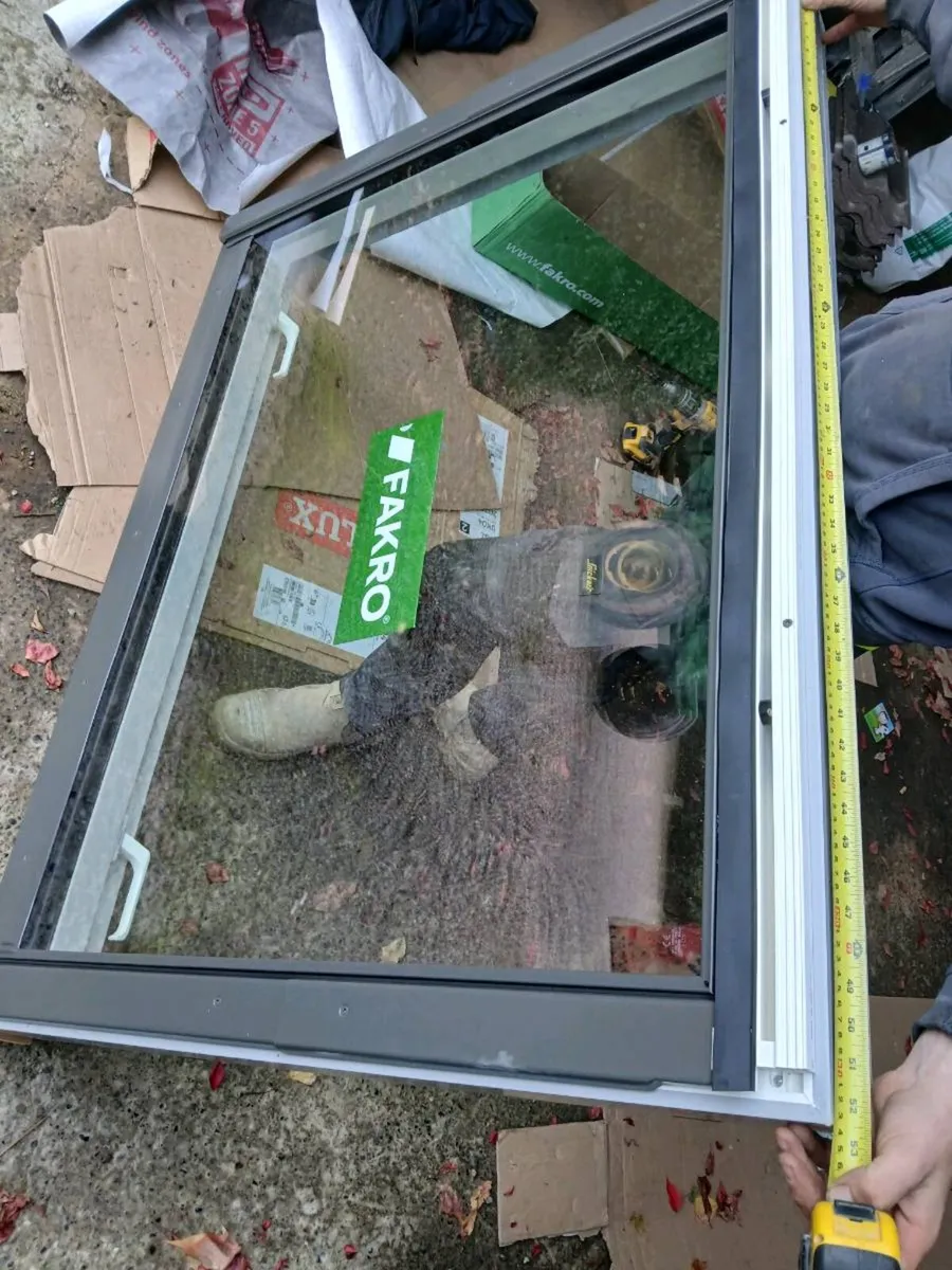 Fakro PVC roof window, brand new - Image 2