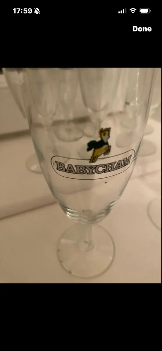 Very Rare Set of 8 Babycham Flutes - Image 4