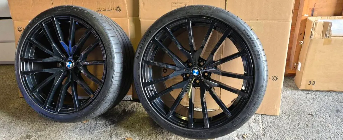 Alloys wheels BMW X5 
Rear 315/30/22 - Image 1