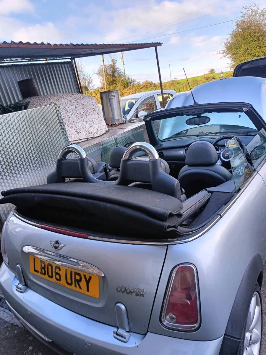 Mini Cooper convertible - Image 4